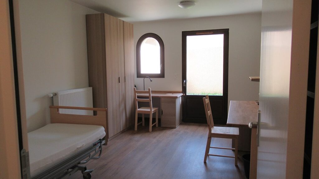 Chambre infirmerie des frères au monastère de Currière